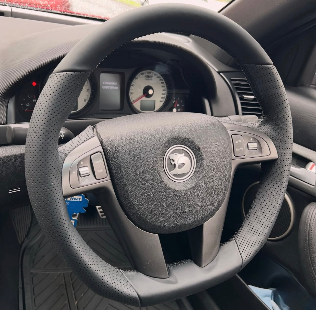 VE Commodore Custom Steering Wheel – Full Leather (Basic Edition)